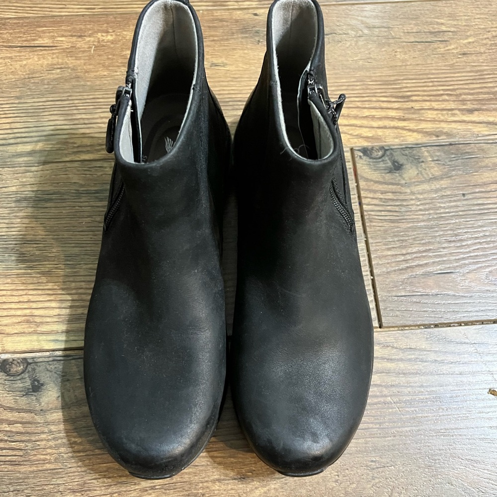 Dansko waterproof Black Ankle Boots with Side Zipper, vibram soul